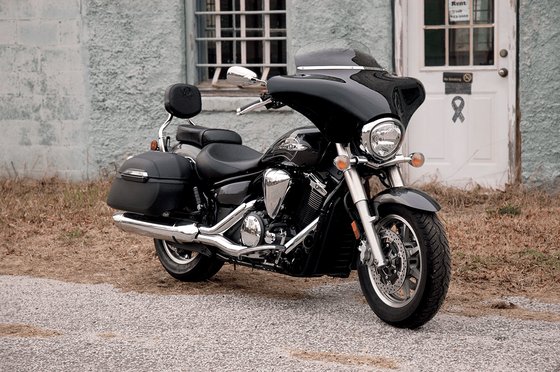 800 MARAUDER (2007 - 2008) slim polished windshield trim for batwing fairing | MEMPHIS SHADES HD