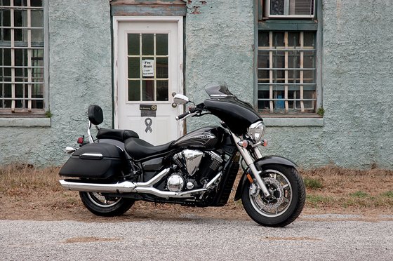 800 MARAUDER (2007 - 2008) slim polished windshield trim for batwing fairing | MEMPHIS SHADES HD