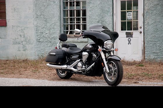 800 MARAUDER (2007 - 2008) slim polished windshield trim for batwing fairing | MEMPHIS SHADES HD