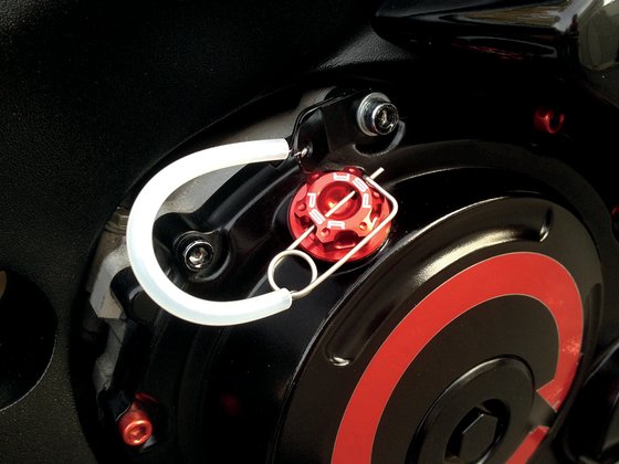 GSX-R 750 (1988 - 2022) red oil cap kit m20x1.5 | POWERSTANDS RACING