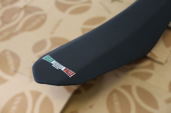 RM 250 (2001 - 2008) juodos spalvos "supergrip racing" sėdynės užvalkalas | SELLE DALLA VALLE