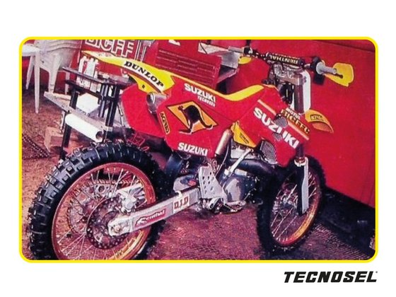 RM 250 (1996 - 1998) lipdukų rinkinys su sėdynės užvalkalu | TECNOSEL