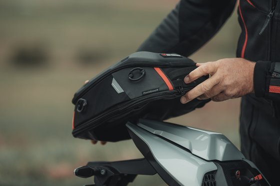 SV 650 X (2018 - 2022) pro roadpack tailbag | SW-MOTECH